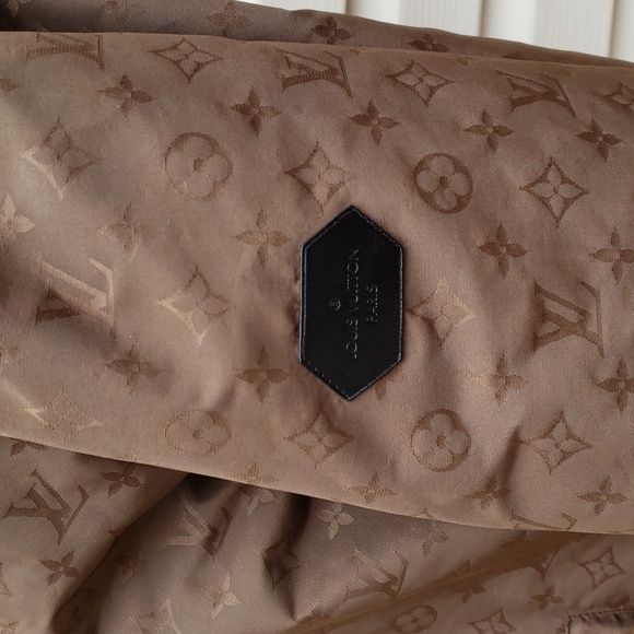 LOUIS VUITTON ICONIC LV MONOGRAM PARKA JACKET IN TECHNICAL TAFFETA - Picture 7 of 14